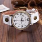 montre bracelet steampunk femme vintage avec rivets dores roas200 500 1