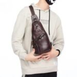 sac de poitrine en cuir pour essentiels a portee roas400 195 1